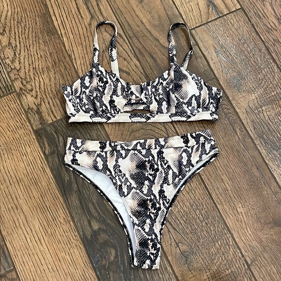 Other - NWOT Snake Skin Large Bikini Top & Bottom